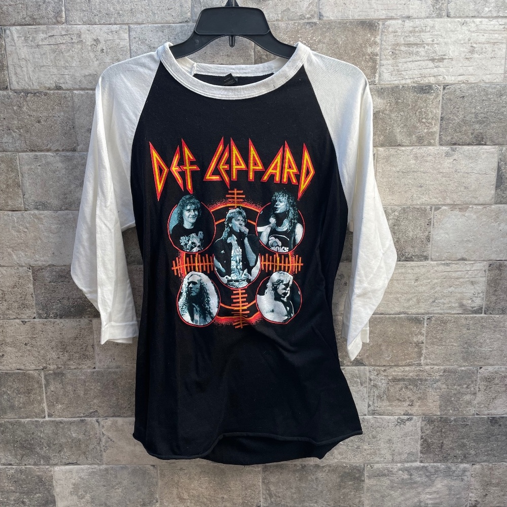 ❤️ DEF LEPPARD OFFICIAL GRAPHIC CONCERT TEE SHIRT SIZE SMALL